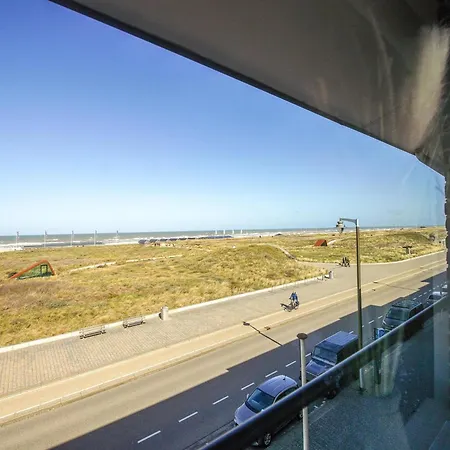 Lägenhet In Katwijk Near The *