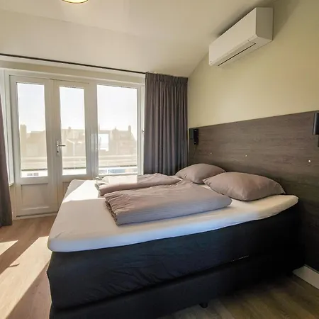 Lägenhet In Katwijk Near The *